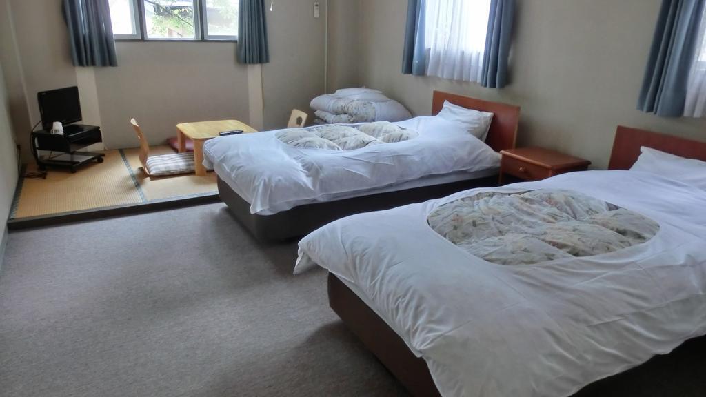 Ryokan Oomukou 2*
