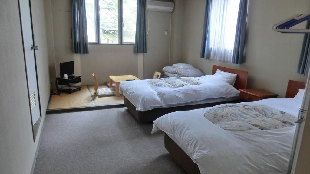 Ryokan Oomukou 2*