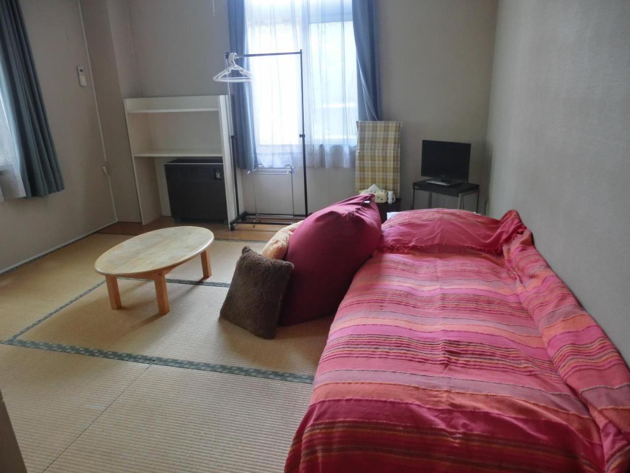 Ryokan Oomukou 2*